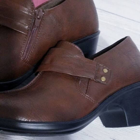 Easy Street Comfort Flex Sole Shoes  - Picture 11 of 14